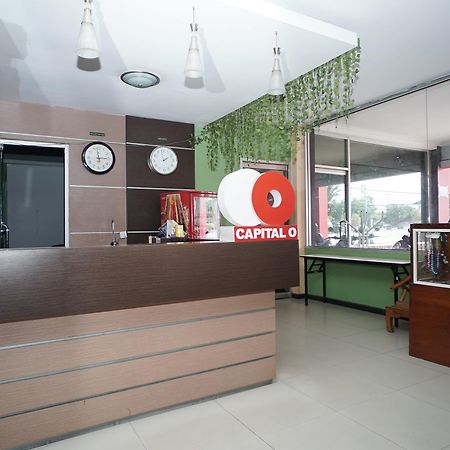 Capital O 2885 Hemra Hotel Balikpapan  Buitenkant foto