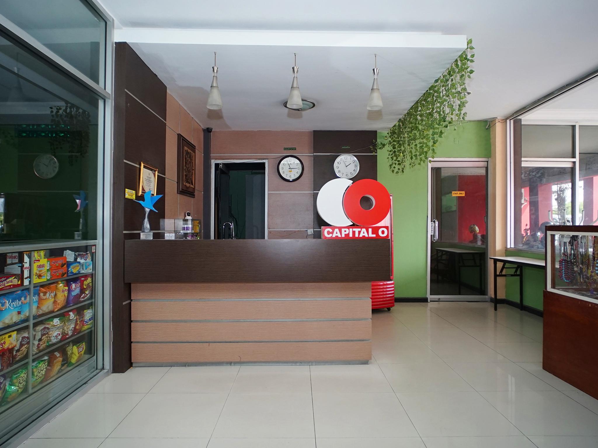 Capital O 2885 Hemra Hotel Balikpapan  Buitenkant foto