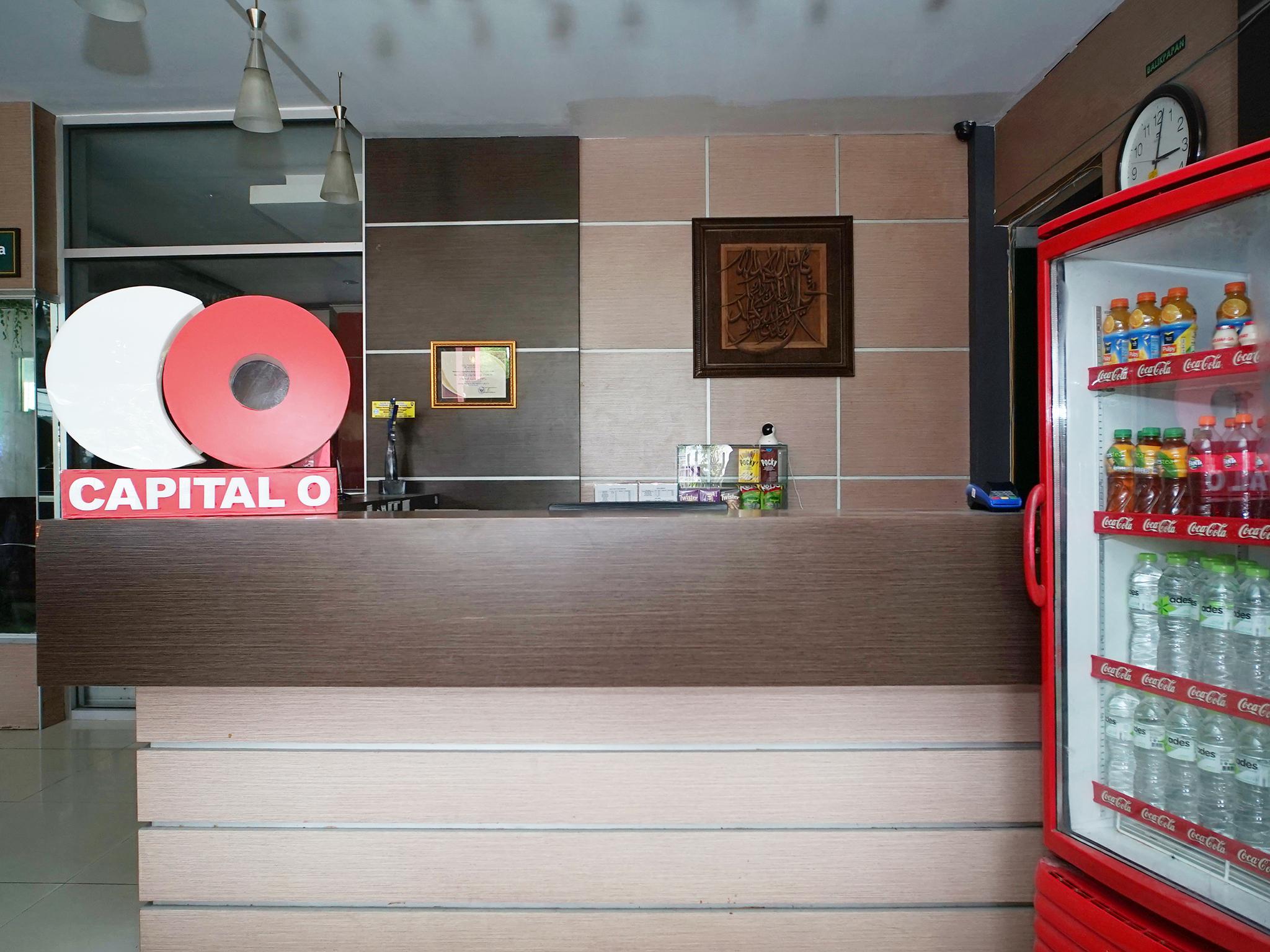 Capital O 2885 Hemra Hotel Balikpapan  Buitenkant foto